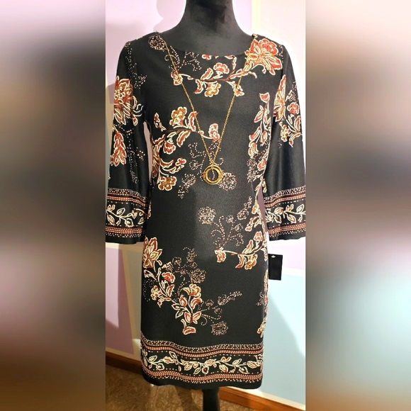 Women's Dress with Necklace - Picture 1 of 5